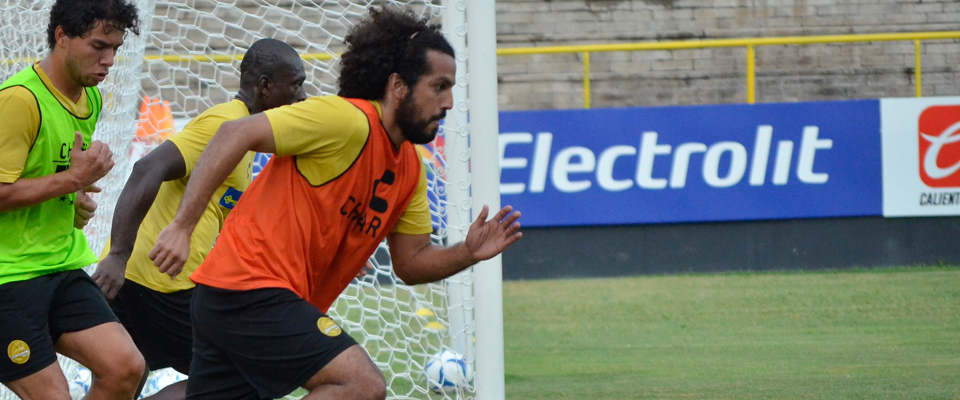 "DEBEMOS SER SÓLIDOS PARA VENCER A LEONES NEGROS": ÁBREGO