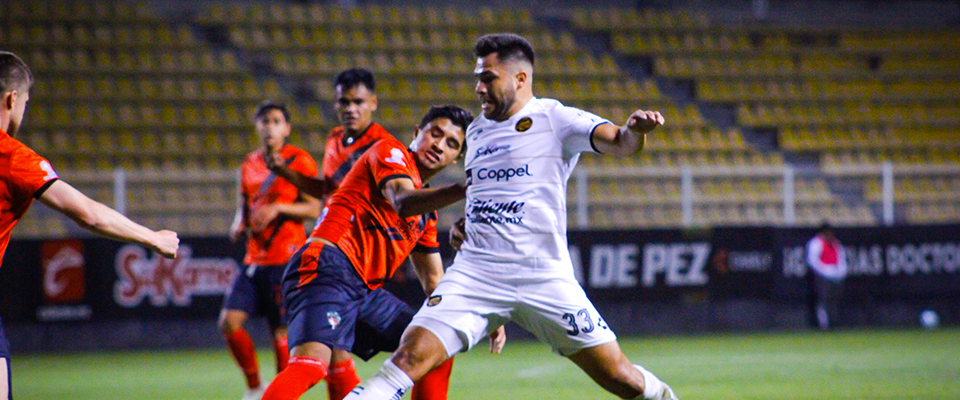 DORADOS PERDIÓ EN CASA.-