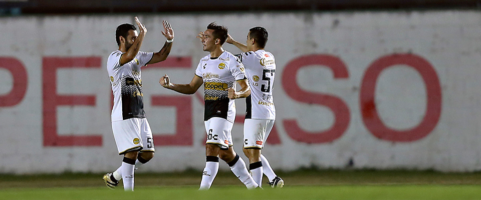 TOMA VENTAJA DORADOS EN LA GRAN FINAL