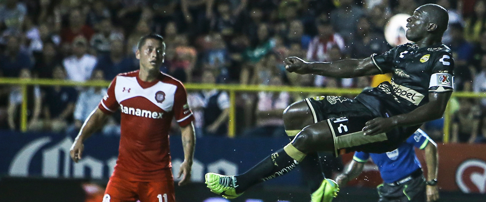 MARCADOR ADVERSO EN EL BANORTE ANTE TOLUCA FC