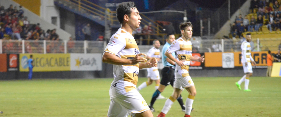 JOSÉ CORONEL DEBUTÓ CON EL GRAN PEZ