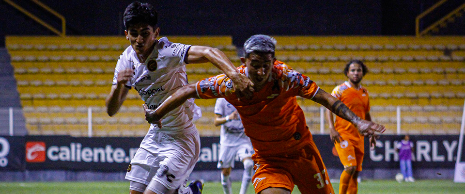 DORADOS PERDIÓ CON CORRECAMINOS