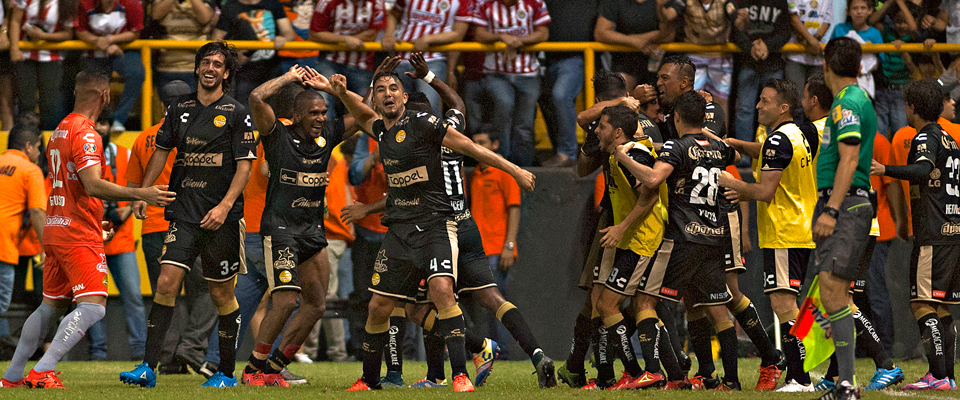 GUIADOS POR EL CAPITÁN, DORADOS VENCIÓ A CHIVAS