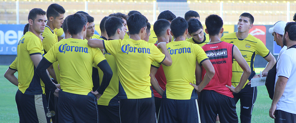 LA PECERA RECIBE A MINEROS DE FRESNILLO