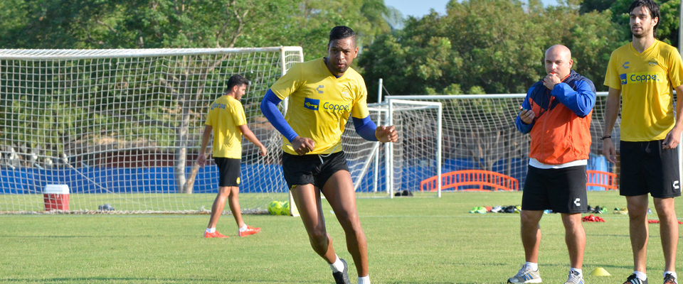 NURSE, CONVOCADO POR PANAMÁ PARA COPA ORO 2015